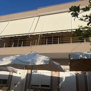  Apartmán Fatos 2 -apartments Near The